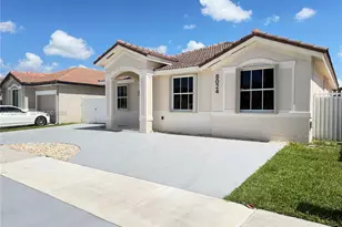 8024 NW 198th Terrace, Hialeah, FL 33015 - Photo 3