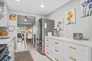 19 Abbey Ln, Delray Beach, FL 33446 - Photo 7