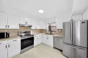265 SE 10th St, Deerfield Beach, FL 33441 - Photo 5