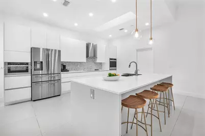 2163 Bay Ct, Weston, FL 33326 - Photo 15
