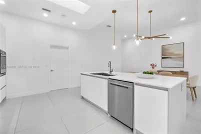 2163 Bay Ct, Weston, FL 33326 - Photo 17