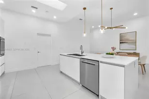 2163 Bay Ct, Weston, FL 33326 - Photo 17