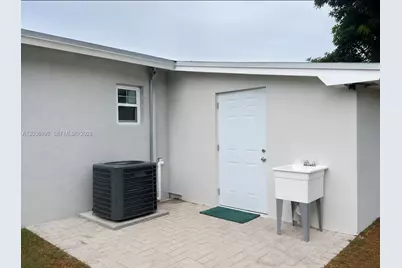 3040 NW 20th St, Fort Lauderdale, FL 33311 - Photo 11