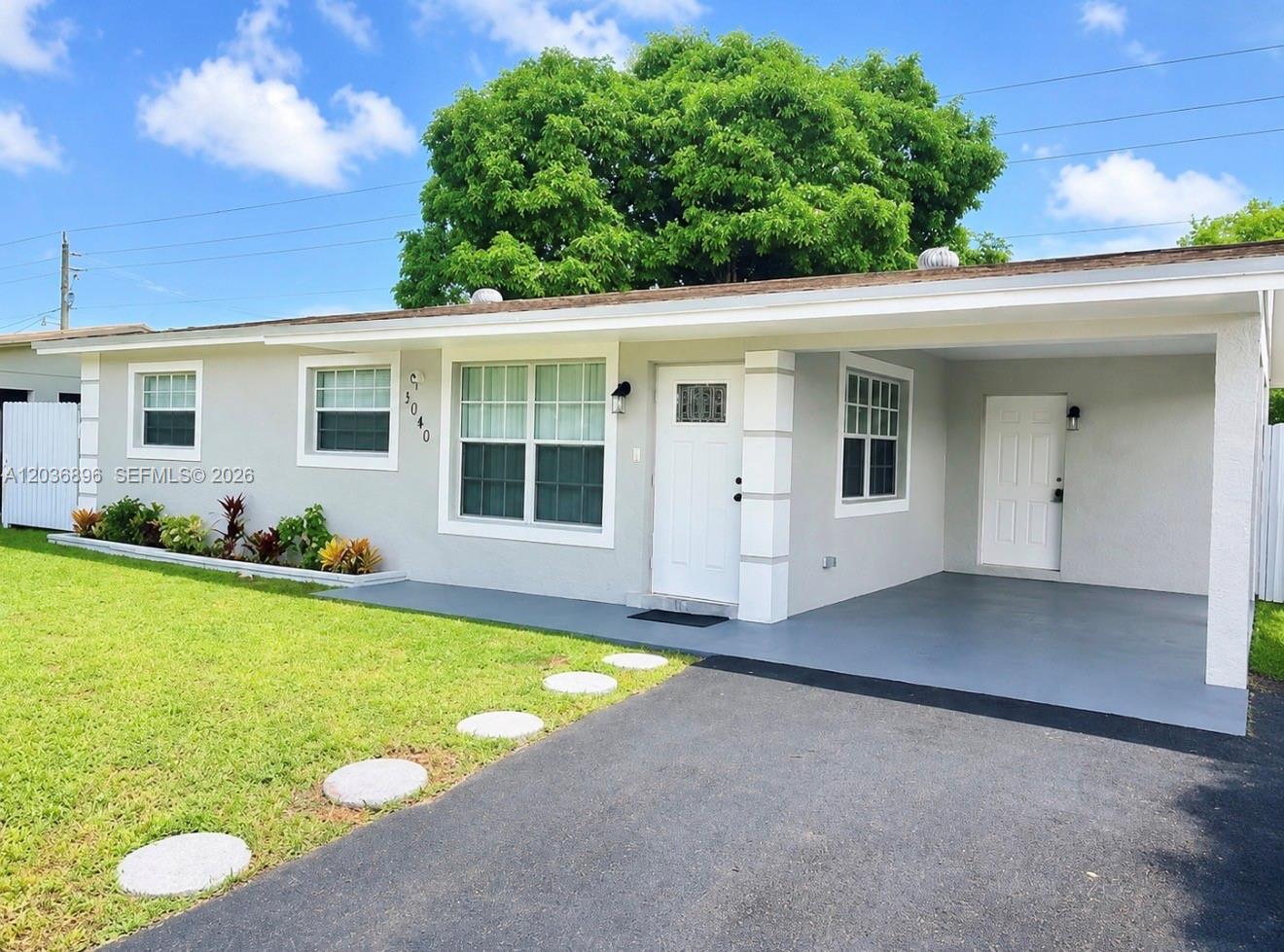 3040 NW 20th St main architectural view