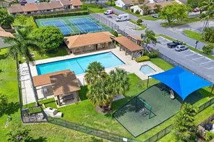 2152 SW 81st Way, Davie, FL 33324 - Photo 15