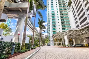 31 SE 5th St, Miami, FL 33131 - Photo 29