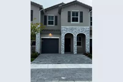 1120 SE 26th Ter #1120, Homestead, FL 33035 - Photo 1