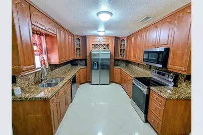 11934 SW 181st St, Miami, FL 33177 - Photo 7