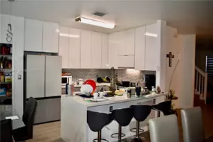 10814 NW 81st Ln, Doral, FL 33178 - Photo 3