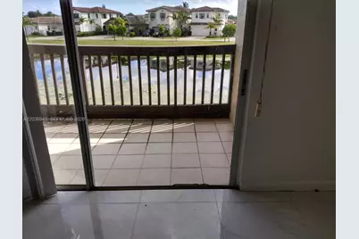 805 SW 113th Way #805, Pembroke Pines, FL 33025 - Photo 5