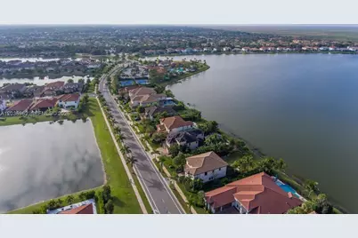 8725 Parkland Bay Dr, Parkland, FL 33076 - Photo 7