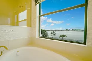 8725 Parkland Bay Dr, Parkland, FL 33076 - Photo 47