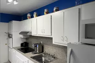 100 Lincoln Rd, Miami Beach, FL 33139 - Photo 7