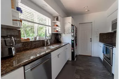 1244 S Alhambra Cir #1244, Coral Gables, FL 33146 - Photo 7