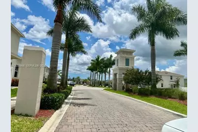754 SE 19th St, Homestead, FL 33034 - Photo 3