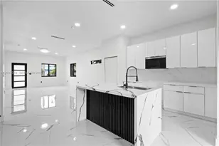 426 SW 9th Ave, Homestead, FL 33030 - Photo 3