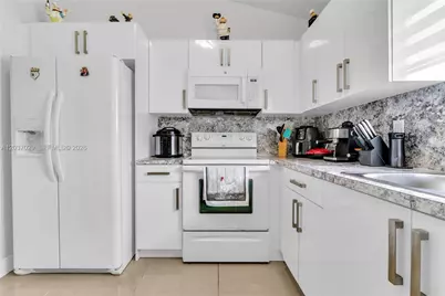 13572 SW 285th Ter, Homestead, FL 33033 - Photo 17