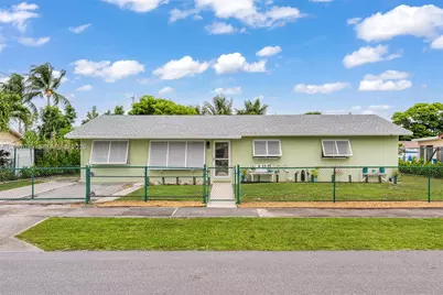 516 S 13th Ct, Lantana, FL 33462 - Photo 1