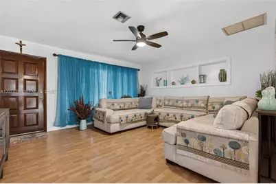 516 S 13th Ct, Lantana, FL 33462 - Photo 5