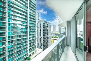 77 SE 5th St, Miami, FL 33131 - Photo 37