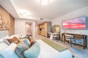 77 SE 5th St, Miami, FL 33131 - Photo 57