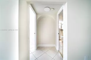 2555 NE 11th St, Fort Lauderdale, FL 33304 - Photo 19