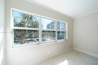 2555 NE 11th St #310, Fort Lauderdale, FL 33304 - Photo 9