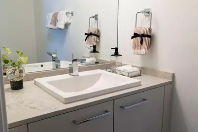 1010 Brickell Ave #4311, Miami, FL 33131 - Photo 17
