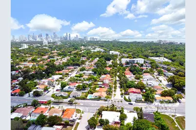 2195 SW 25th Ter, Miami, FL 33133 - Photo 9