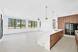 13023 Davie Oaks Dr, Davie, FL 33325 - Photo 5
