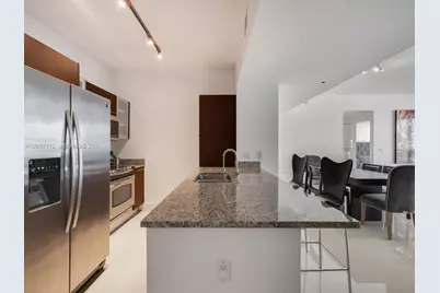 950 Brickell Bay Dr #1404, Miami, FL 33131 - Photo 9
