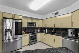 3500 Mystic Pointe Dr, Aventura, FL 33180 - Photo 9