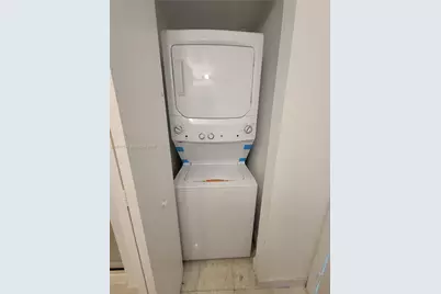 185 SW 7th St #3500, Miami, FL 33130 - Photo 11