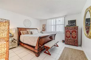 5001 Collins Ave, Miami Beach, FL 33140 - Photo 21