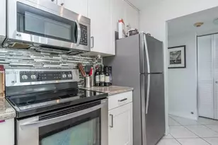 600 NE 36th St, Miami, FL 33137 - Photo 5