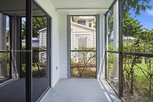 907 NE 199th St, Miami, FL 33179 - Photo 19