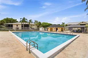 907 NE 199th St, Miami, FL 33179 - Photo 21