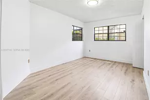 907 NE 199th St, Miami, FL 33179 - Photo 7