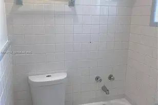 2010 NW 70th St, Miami, FL 33147 - Photo 11