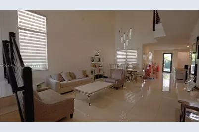 7661 NW 103rd Ct, Doral, FL 33178 - Photo 9