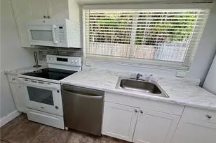 2809 NE 6th Ln, Wilton Manors, FL 33334 - Photo 7