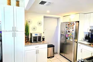 16850 S Glades Dr, North Miami Beach, FL 33162 - Photo 9