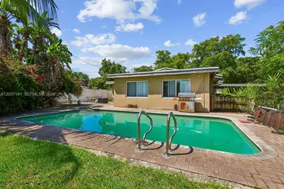 401 S 57th Ter, Hollywood, FL 33023 - Photo 3