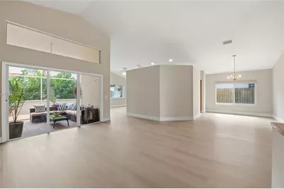 110 Cameron Ct, Weston, FL 33326 - Photo 11