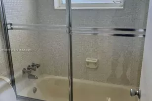 7505 SW 82nd St, Miami, FL 33143 - Photo 11