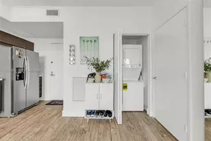 90 SW 3rd St, Miami, FL 33130 - Photo 13