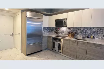 1300 Brickell Bay Dr #610, Miami, FL 33131 - Photo 13