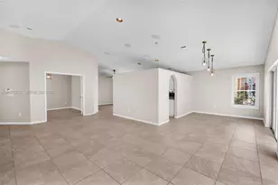 467 SW 191st Terrace, Pembroke Pines, FL 33029 - Photo 13