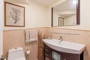 5401 Collins Ave, Miami Beach, FL 33140 - Photo 19