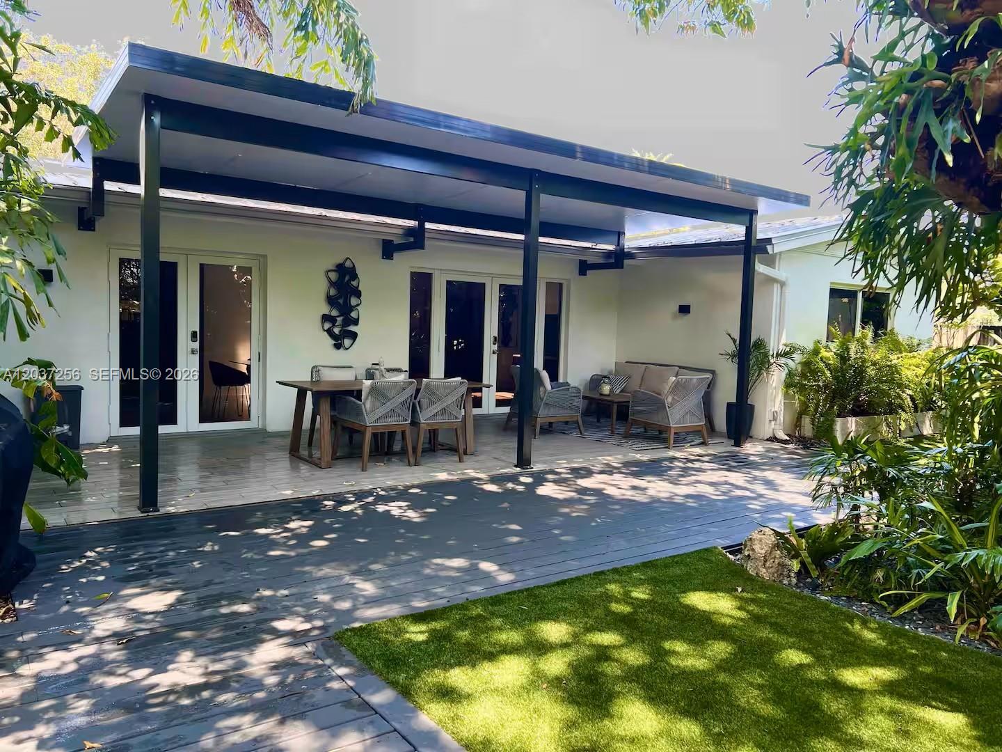 424 NE 28th Dr - 424 NE 28th Dr, Wilton Manors, FL 33334 Luxury Property | Jose Angel Pina